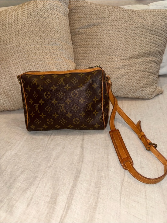 Louis Vuitton Handbags - Vintage louis vuitton bag
